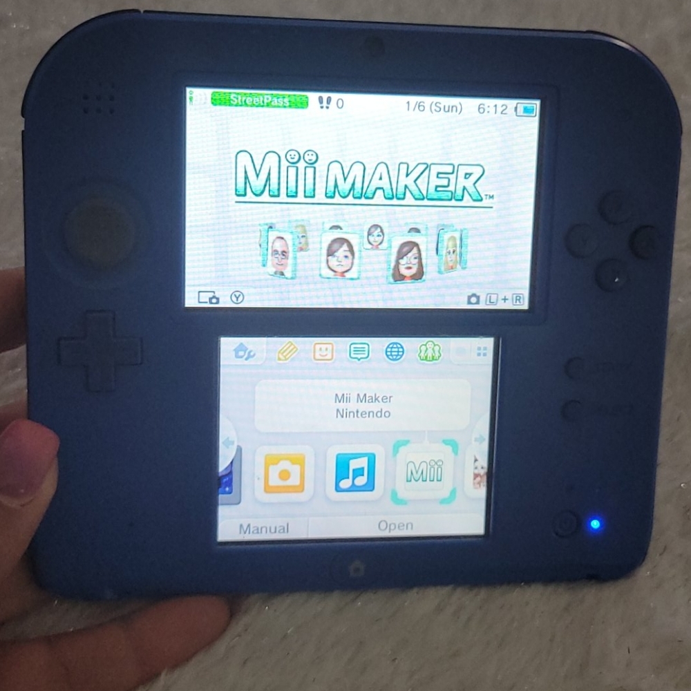 Nintendo 2DS Blue - Picture 2 of 4